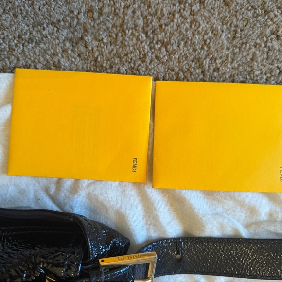 Fendi Black patent leather Shoulder Bag with FF Logo - Picture 11 of 12